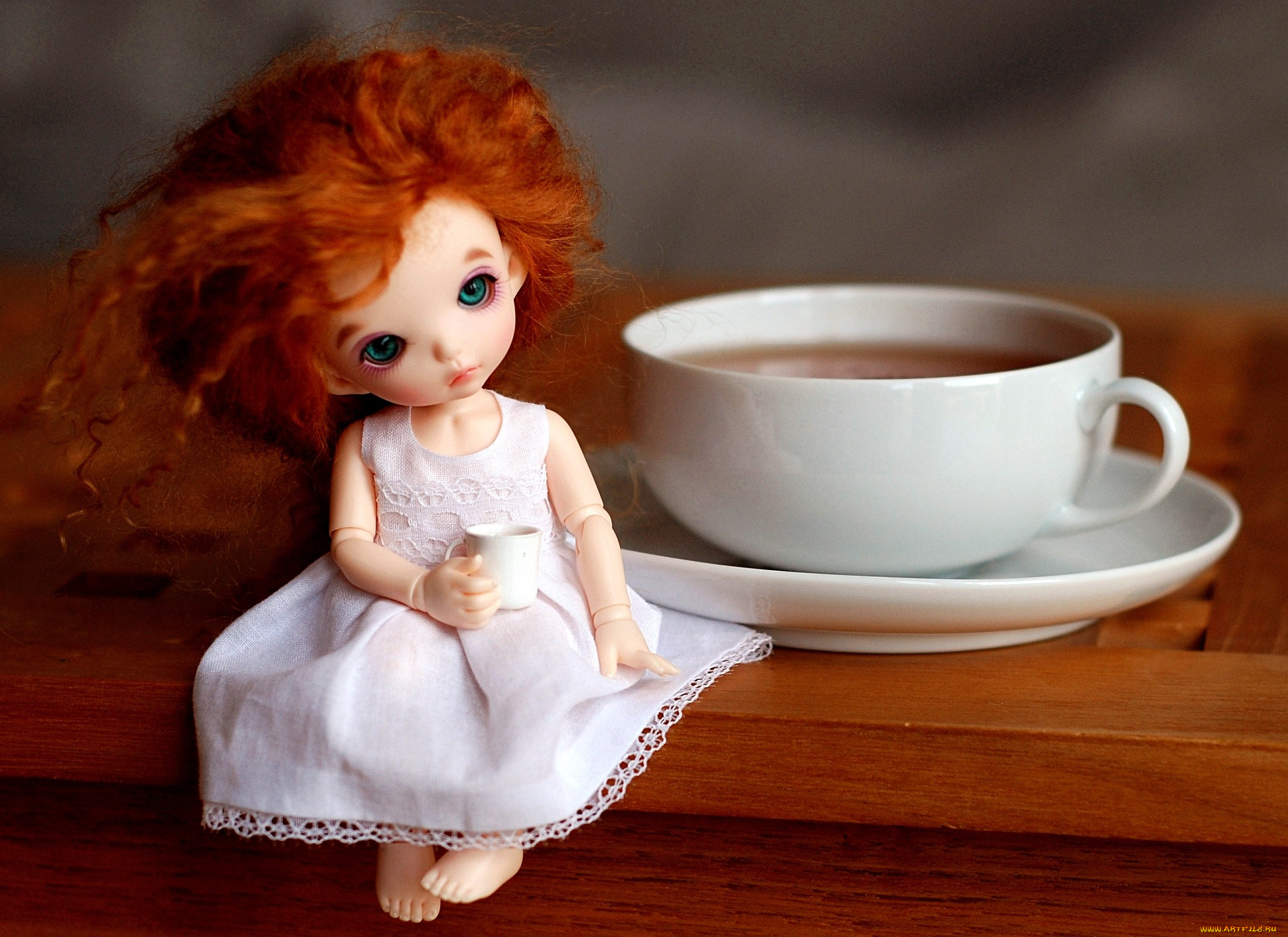 Как переводится на английском чай кукла. Чаепитие с куклами. С добрым утром куколка. Кукла в чашке. Красивые куклы с добрым утром.